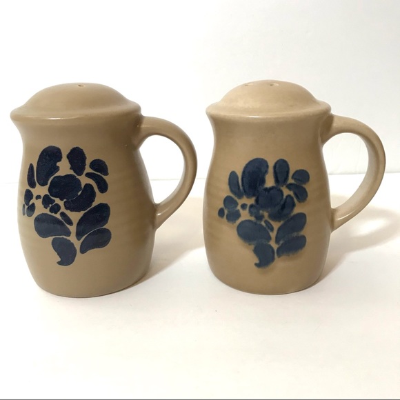 Vintage Pfaltzgraff Salt & Pepper Shaker Set - Picture 3 of 7